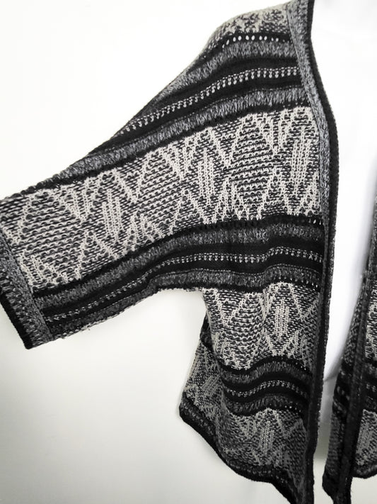 Jessica Black and White Aztec Geometric Oversized Open Cardigan | size SMALL