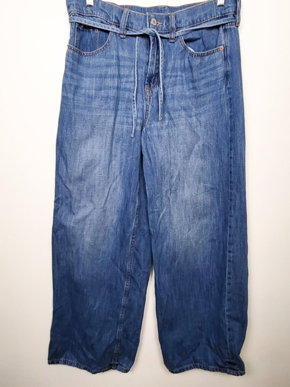 Old Navy high rise baggy wide leg jeans with tie belt | Size 6
