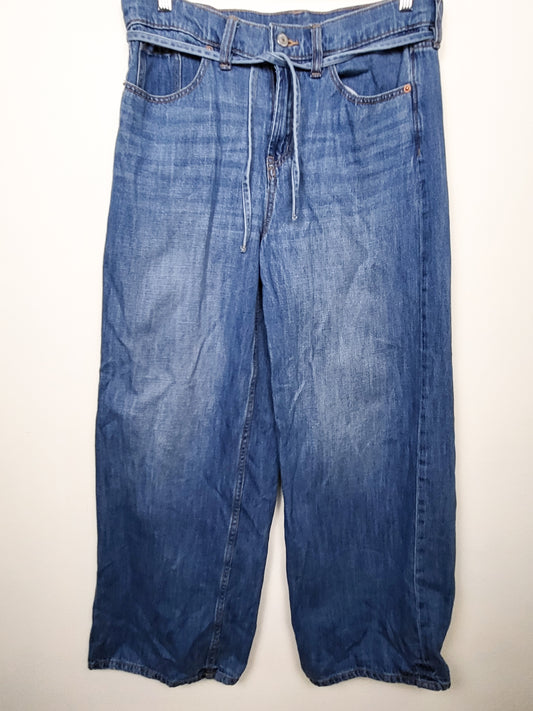 Old Navy high rise baggy wide leg jeans with tie belt | Size 6