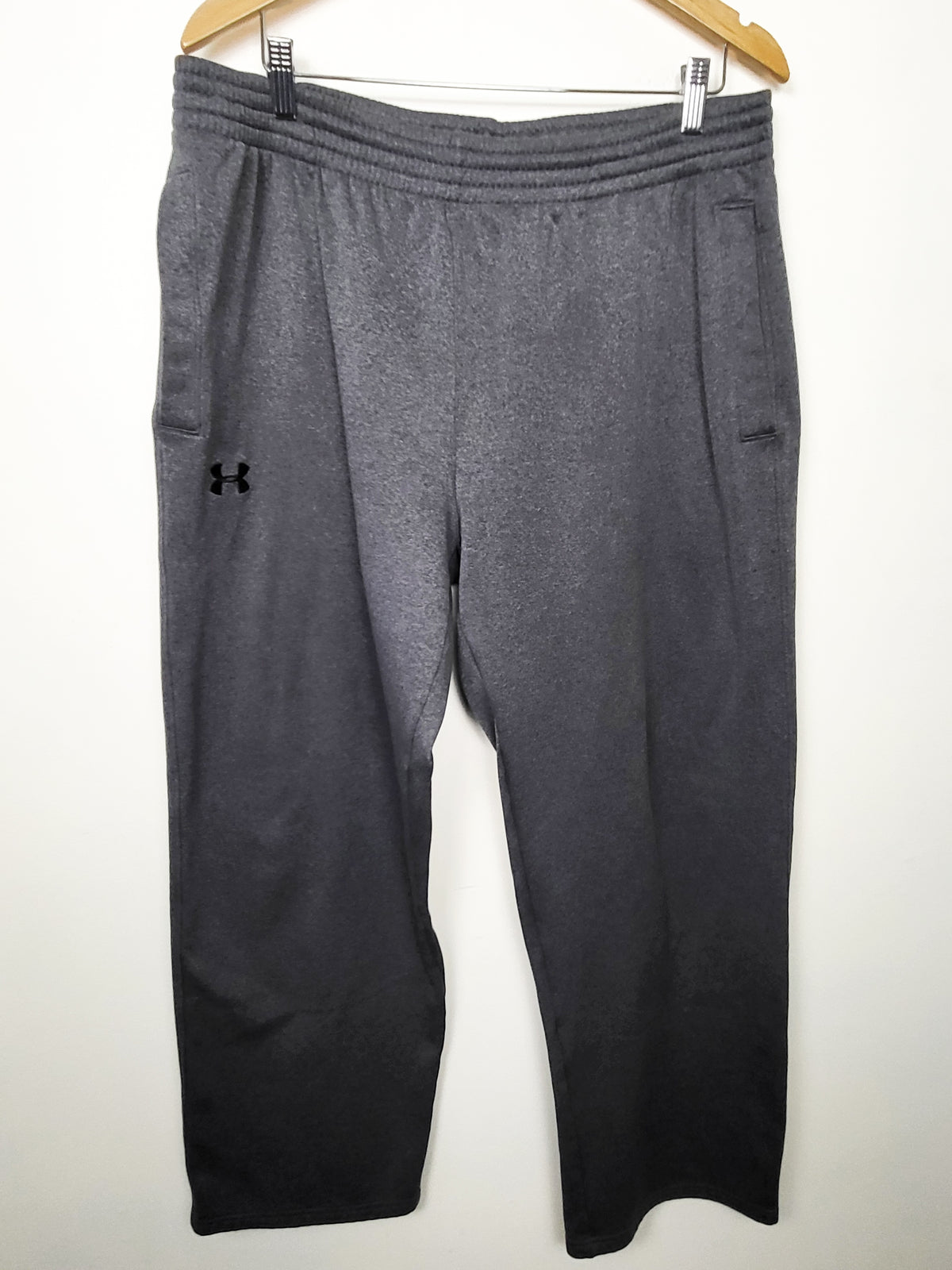 Under Armour Men's Grey Armour Fleece straight-leg sweatpants | Size XL