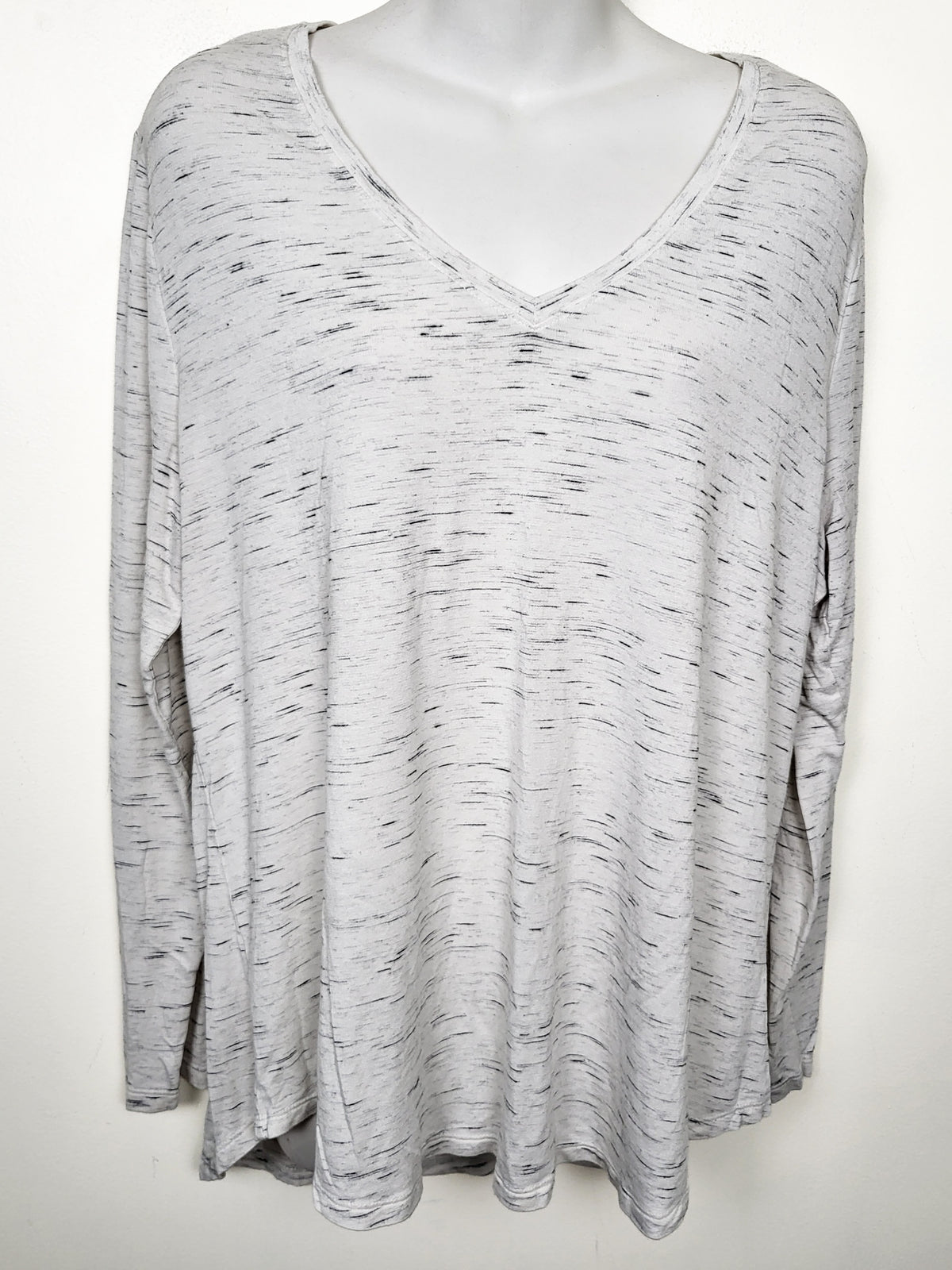 Old Navy white and grey heathered long sleeve Luxe top | Size XL