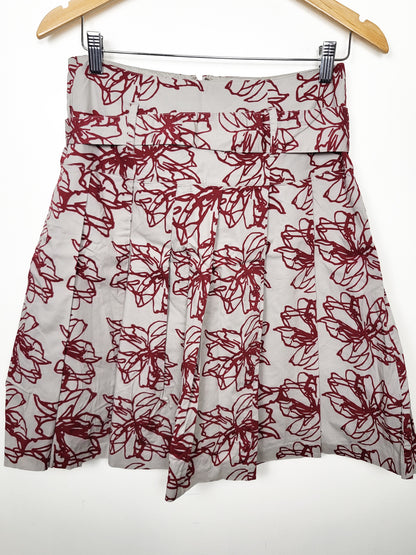 RW and Co grey and red floral print pleated A-line skirt | Size 6