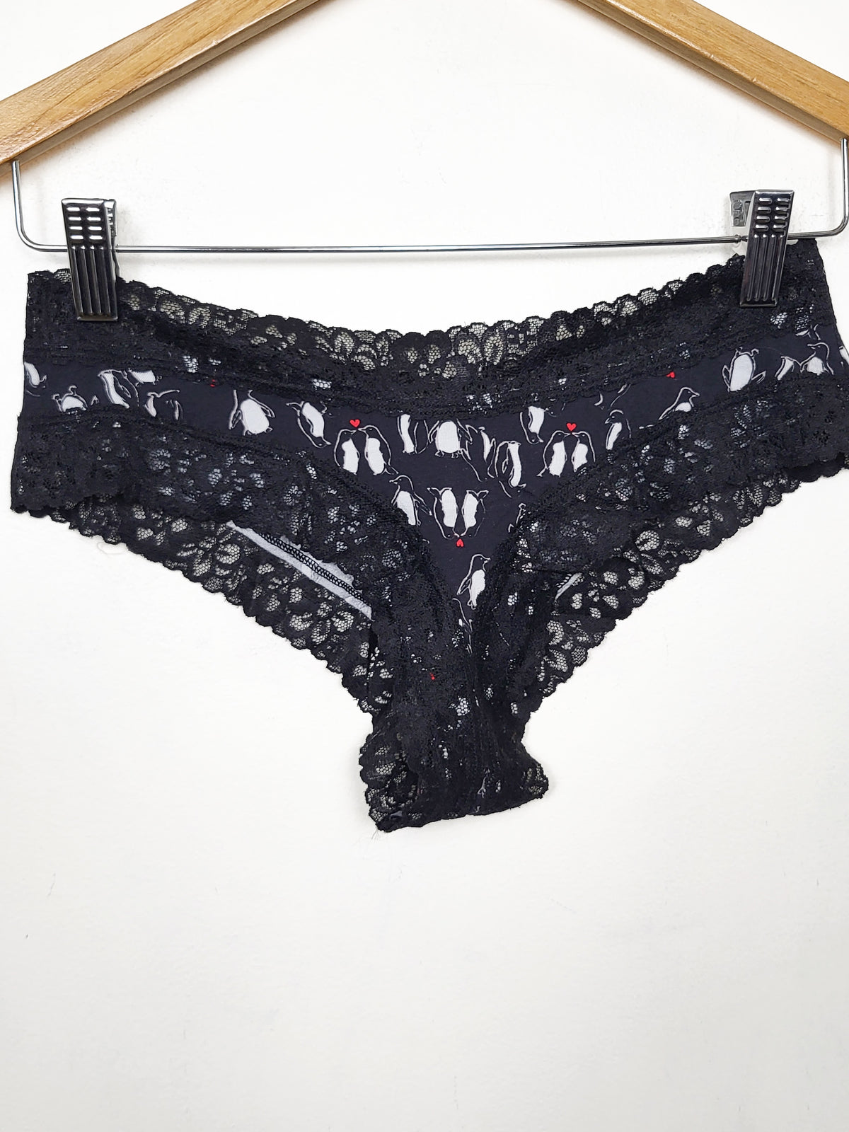 NEW - Victoria's Secret Lace-Trim Cheeky Panties in Penguin Print | Size MEDIUM
