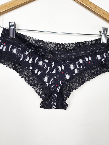 NEW - Victoria's Secret Lace-Trim Cheeky Panties in Penguin Print | Size MEDIUM