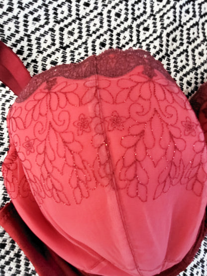 NEW - Comexim "Kaja" Padded Plunge Underwire Bra | Size 38HH - retails for $100 new