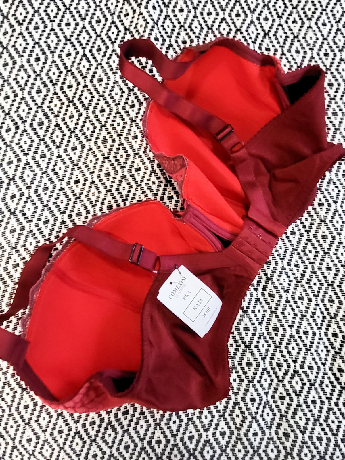 NEW - Comexim "Kaja" Padded Plunge Underwire Bra | Size 38HH - retails for $100 new