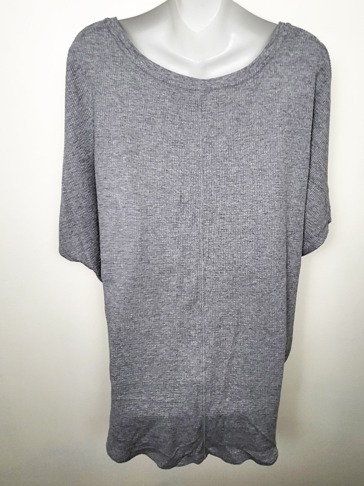 The Group Babaton Aritzia Gray Waffle Women's  Knit Relaxed V-Neck Tee | Size XL