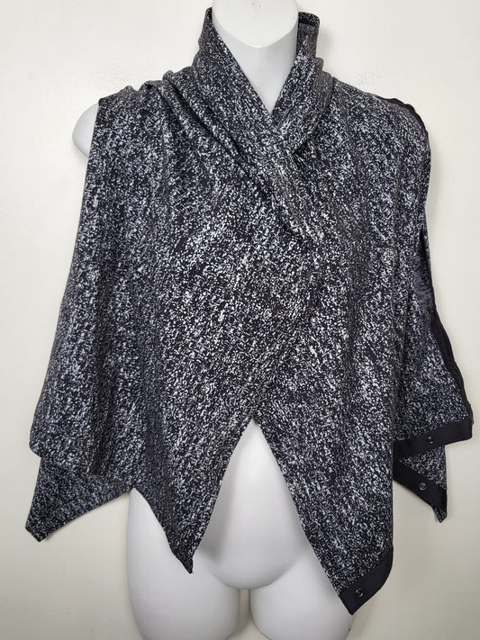 Lululemon Jacquard Black and White Vinyasa Wrap | One Size Fits All