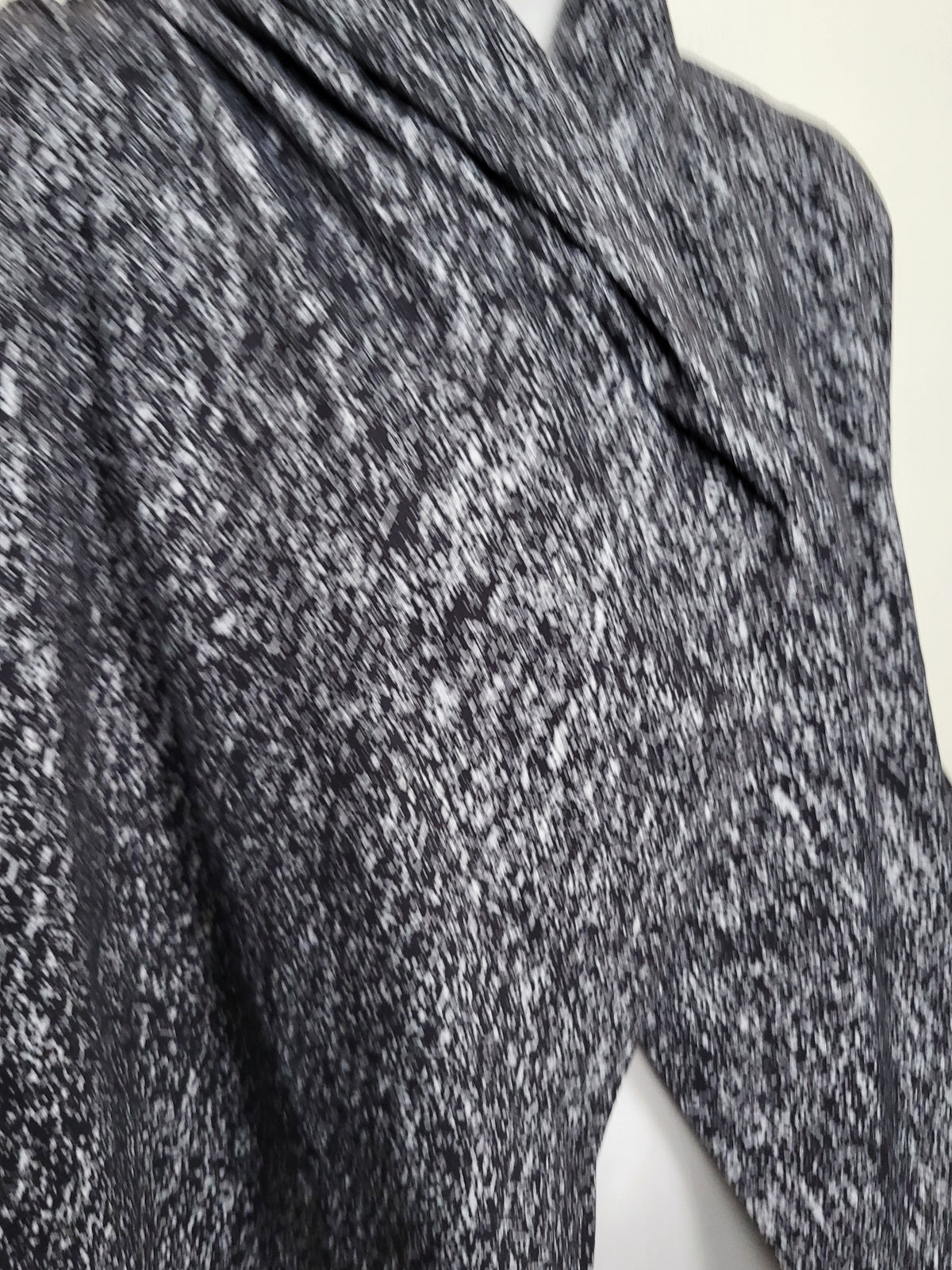 Lululemon Jacquard Black and White Vinyasa Wrap | One Size Fits All