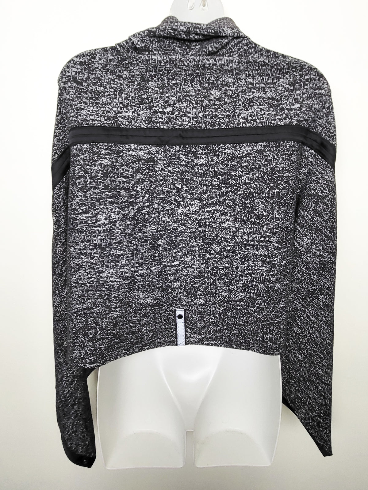 Lululemon Jacquard Black and White Vinyasa Wrap | One Size Fits All