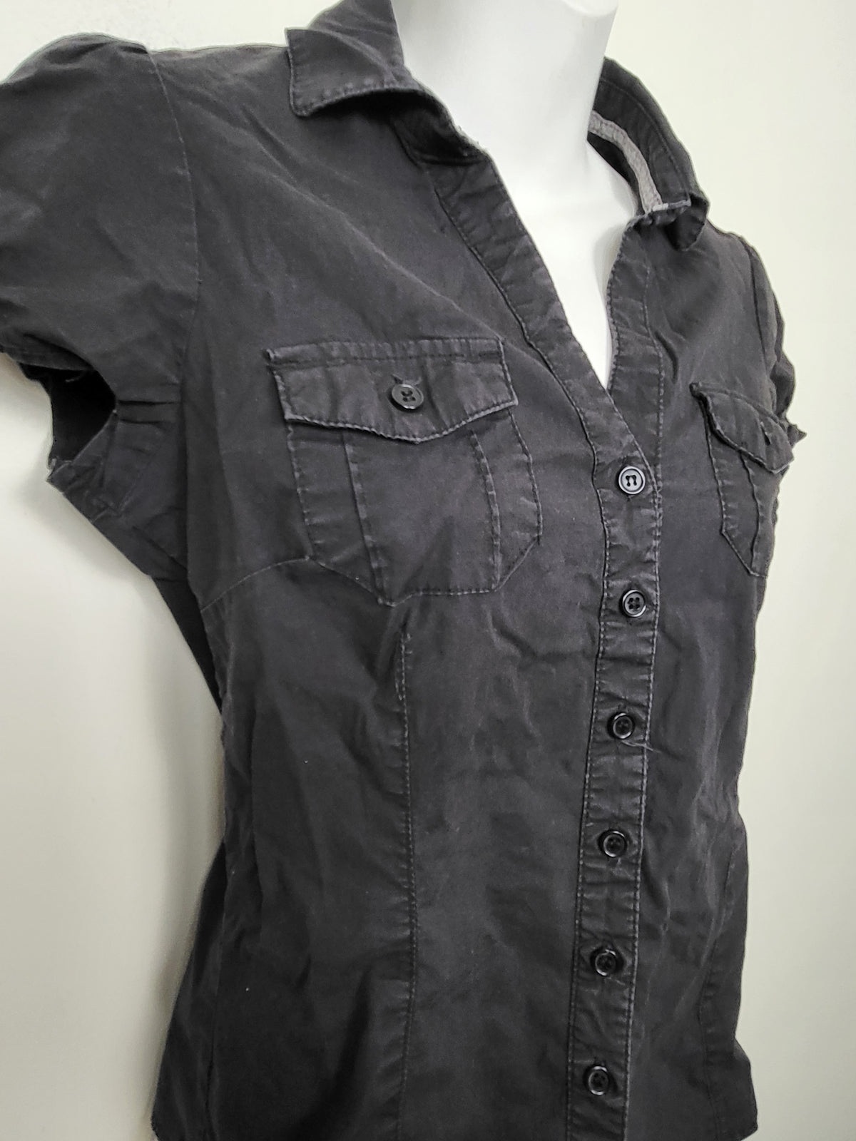 Urban Heritage Black Cap-Sleeve Button-Up Utility Blouse | Size MEDIUM