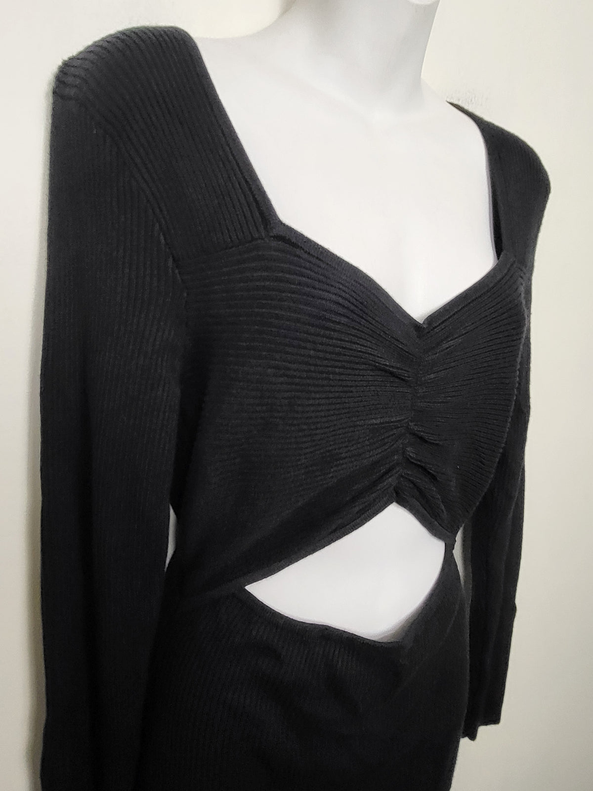 NEW - Abercrombie & Fitch Black "softAF" Long-Sleeve Twist-Front Cutout Rib Knit Bodysuit | Size XL