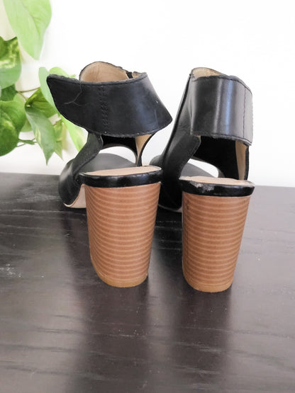 Pegabo Black Open-Toe Slingback Block Heel Sandals | Size 6