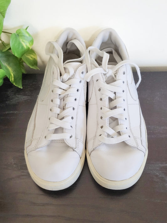 Nike Blazer Low LE "Triple White" sneakers - Women's size 6