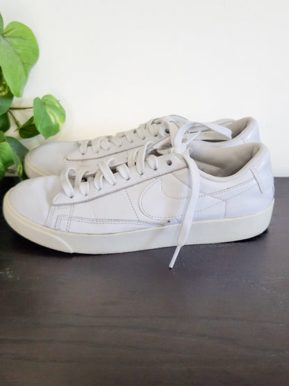 Nike Blazer Low LE "Triple White" sneakers - Women's size 6