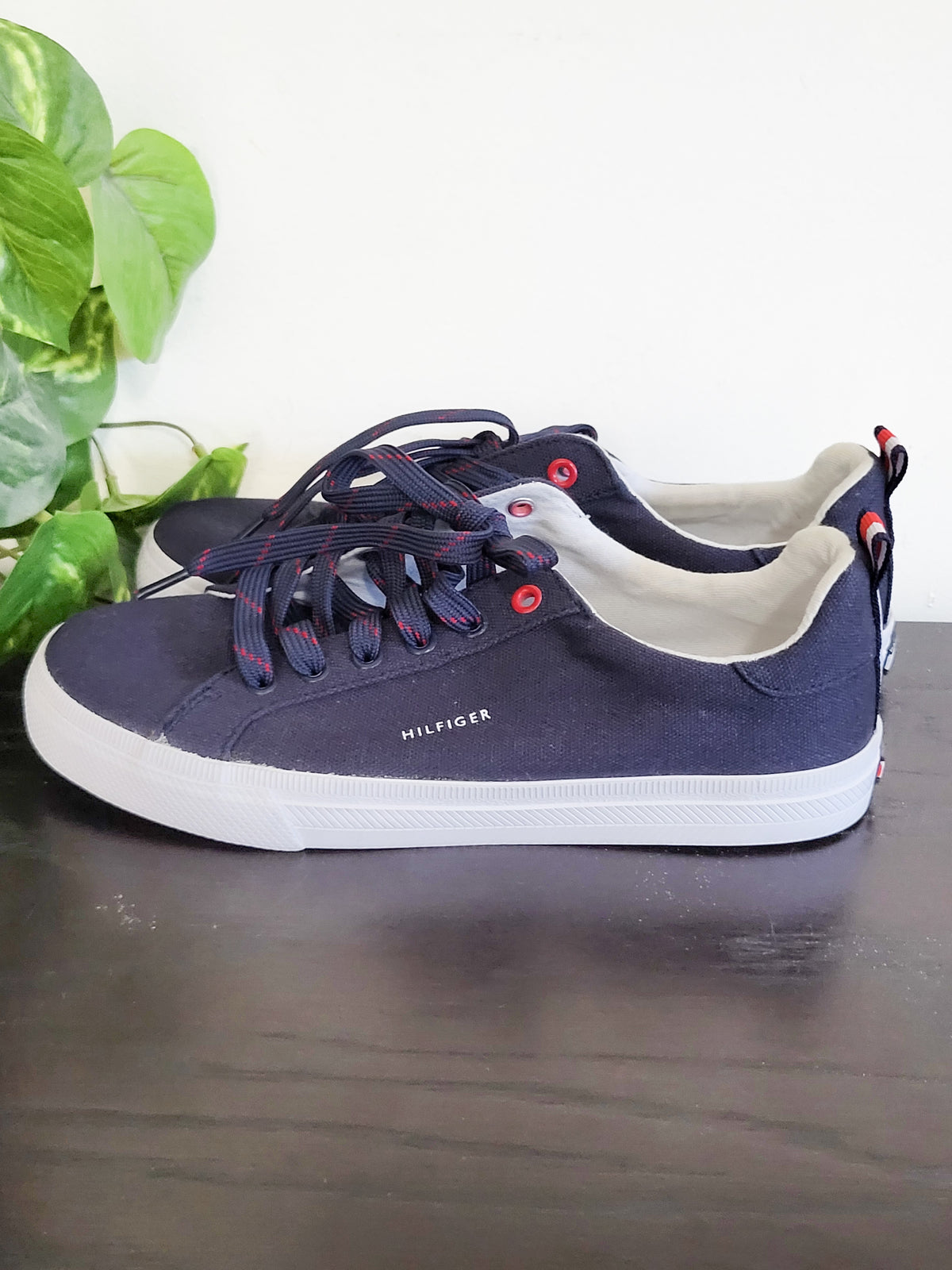 Tommy Hilfiger Women's Navy "Liman" Canvas Low-Top Sneakers - Size 6.5