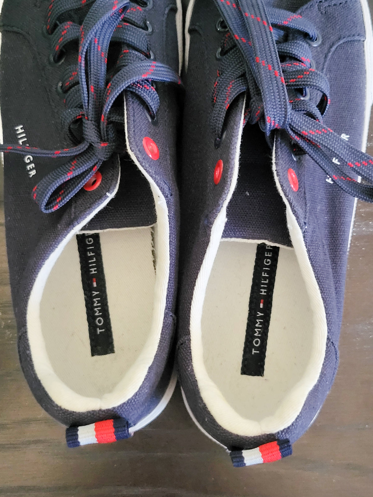 Tommy Hilfiger Women's Navy "Liman" Canvas Low-Top Sneakers - Size 6.5