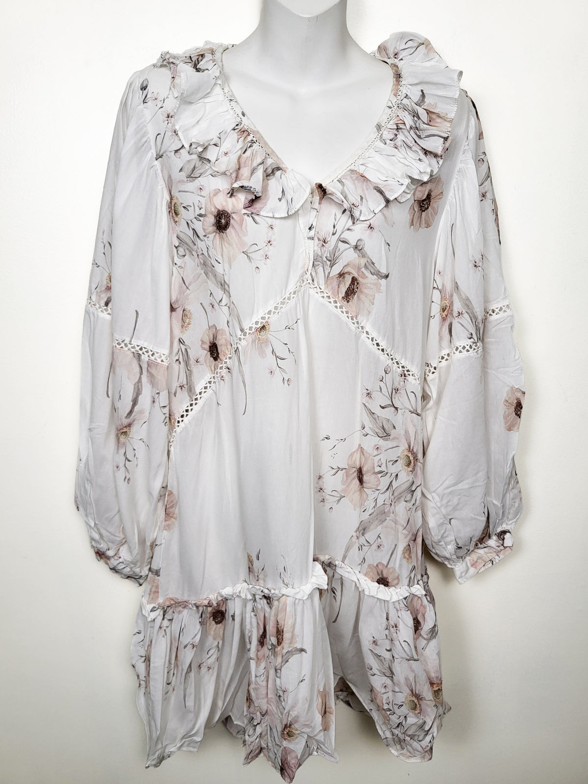 H&M Floral Ruffle V-Neck Smock Dress in Cream and Pink - Size 4 (Small)