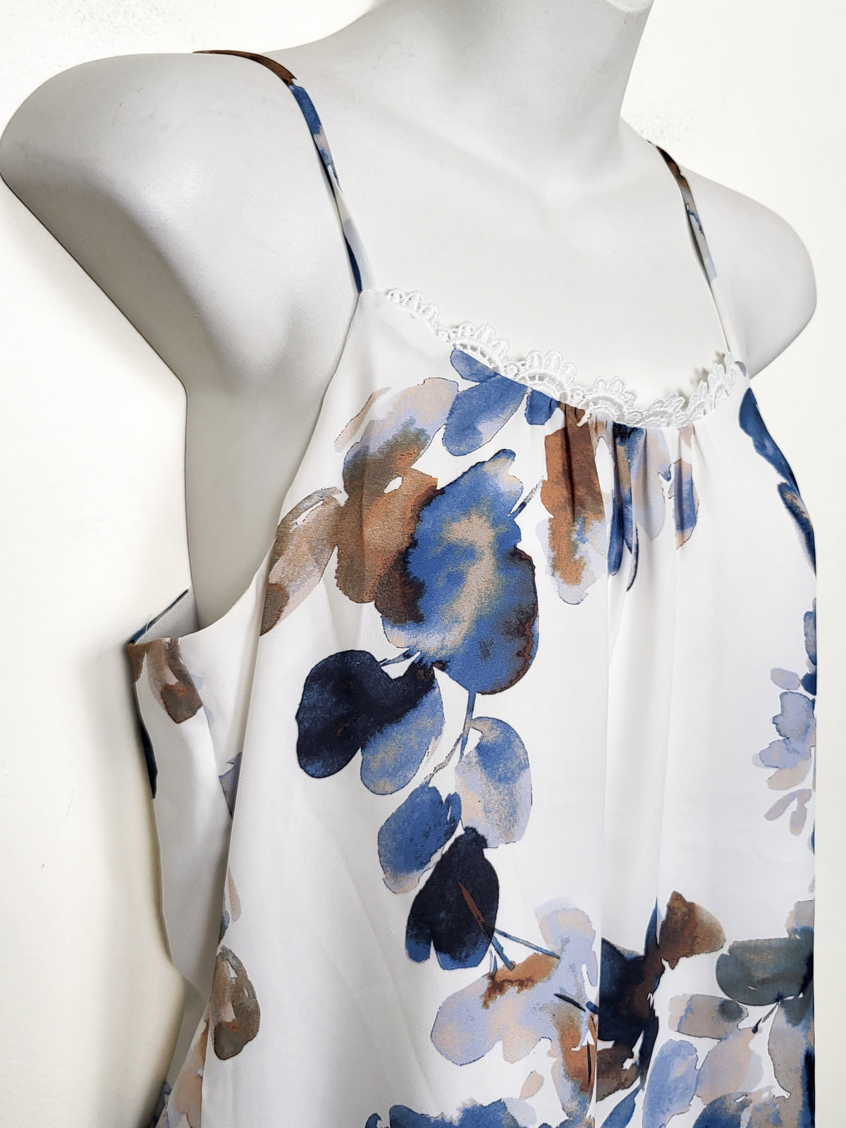 RW&CO. Watercolor Floral Lace-Trim Cami Tank Top - Size XS