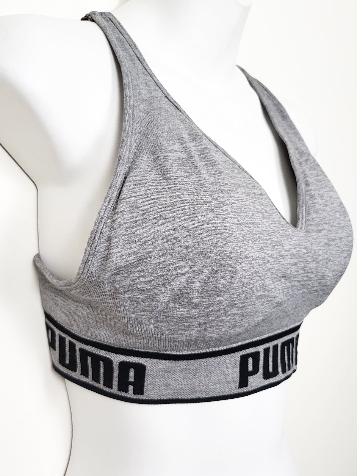 Puma Women's "Apex" Seamless Low-Impact Sports Bra in Heathered Gray - Size Medium