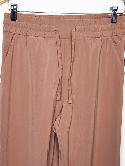NEW - CRZ YOGA Women's Lightweight Stretch Jogger in "Mocha Mousse" - Size MEDIUM