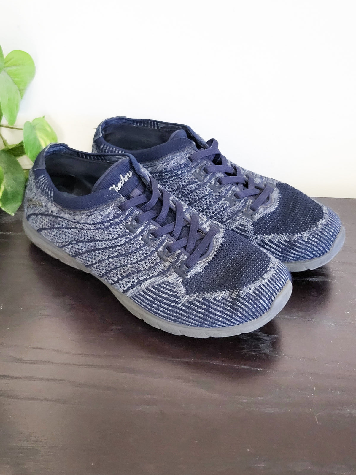 Skechers Women's Navy Breathe-Easy Fortune-Knit Sneakers - Size 7
