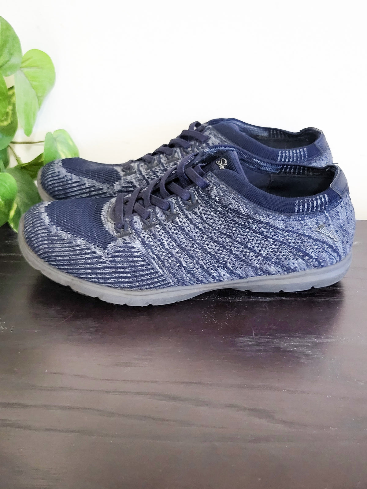 Skechers Women's Navy Breathe-Easy Fortune-Knit Sneakers - Size 7