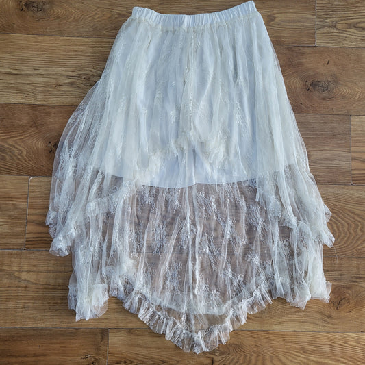 Creamy white lace skirt. Size small