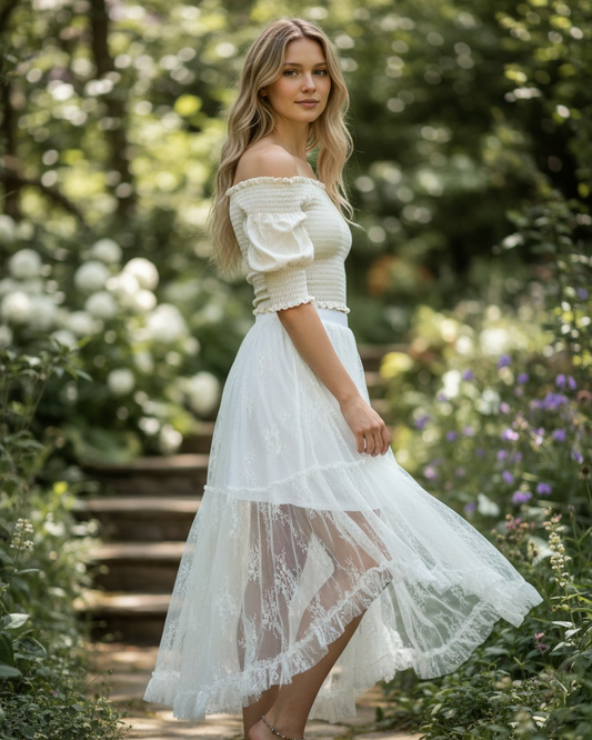 Creamy white lace skirt. Size small