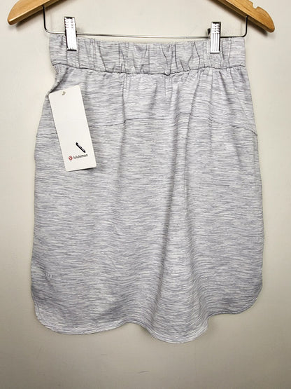 NEW - Lululemon On the Fly Skirt. Size 6
