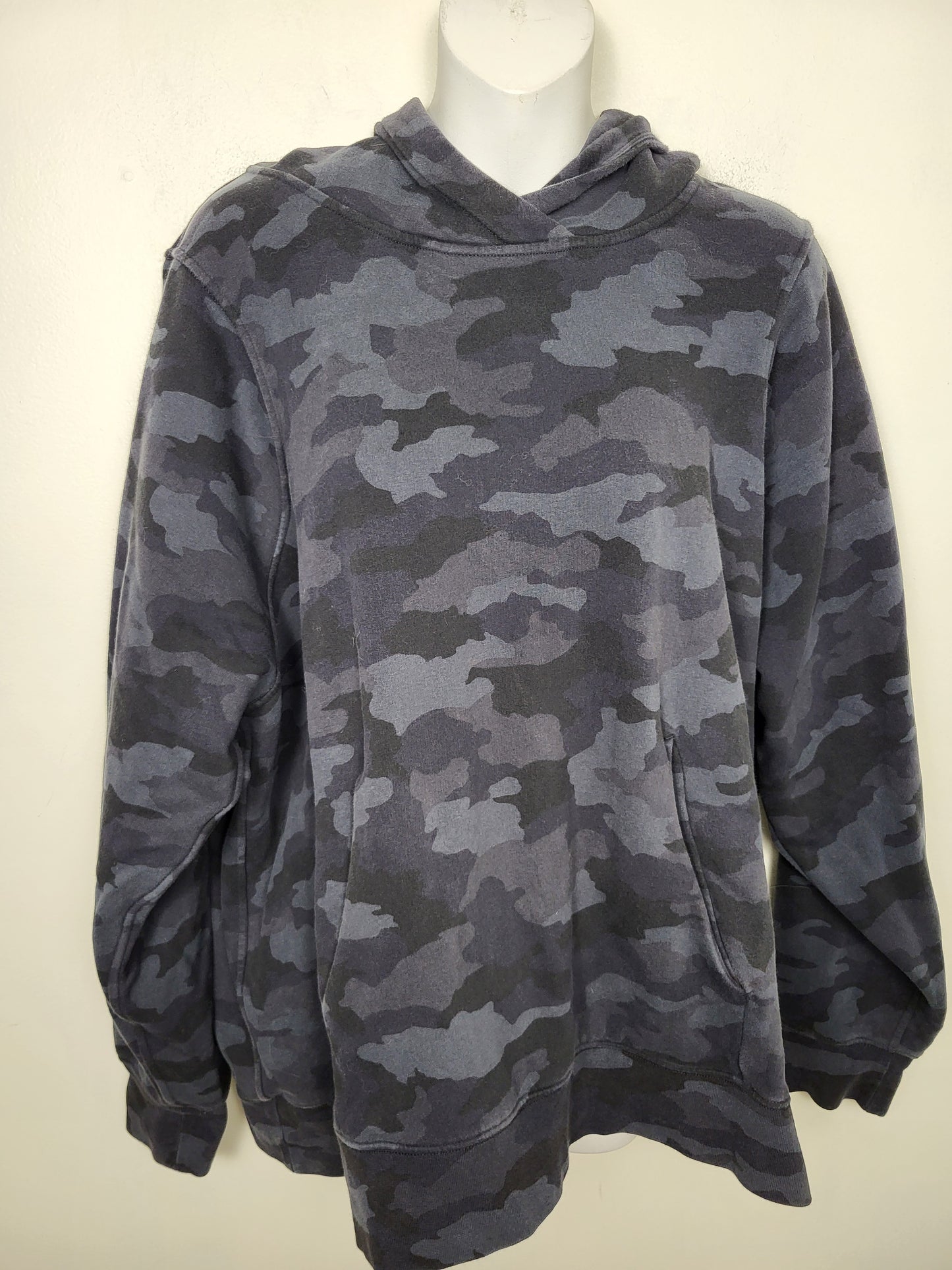 Lululemon Loungeful Hoodie -  Heritage 365 Camo Deep Coal Multi. Size 20 (2XL)