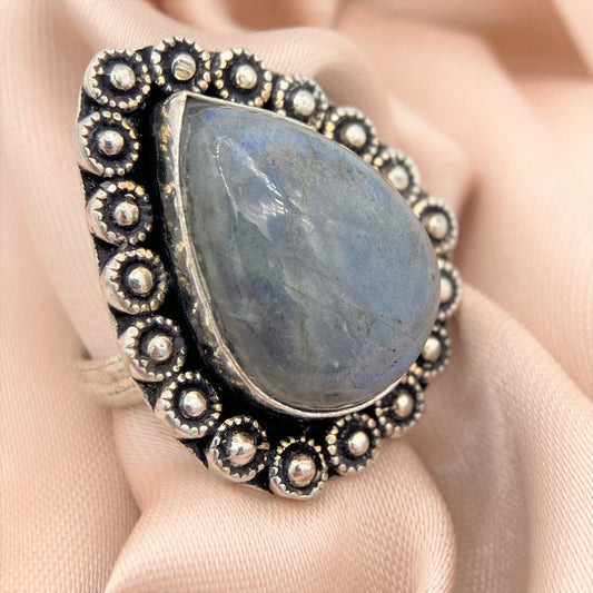 Labradorite gemstone ring, good condition